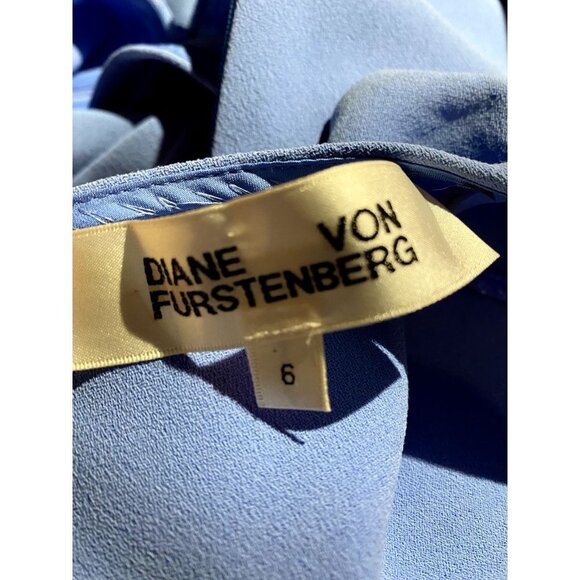 Diane Von Furstenberg Addison Blue and White Ruched Dress 6 - Picture 5 of 5